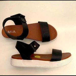 Mia Sandals